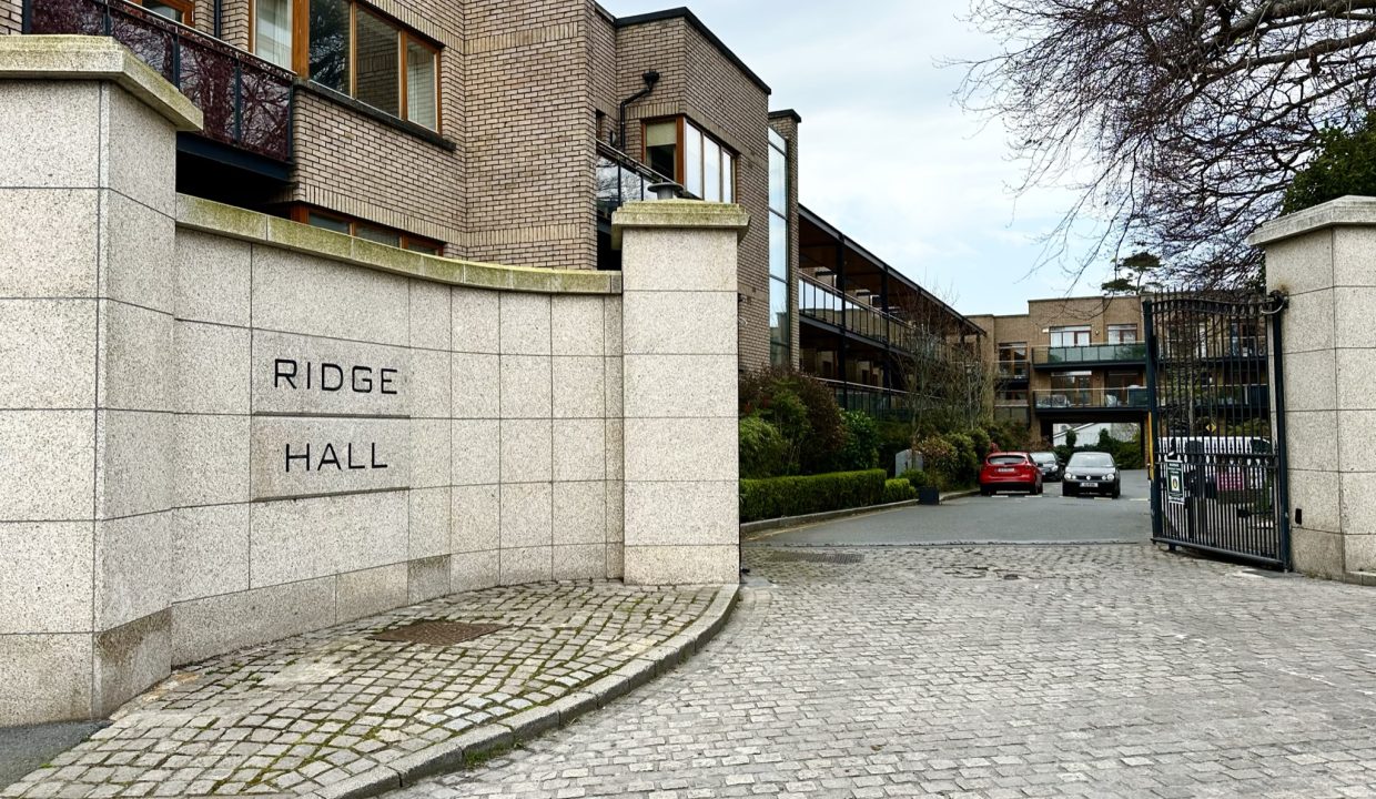 40 Ridge Hall