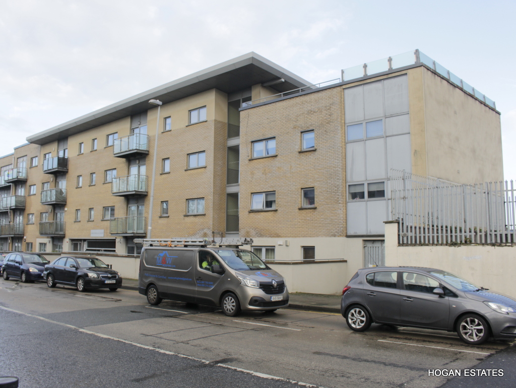 5 Greenhills Court